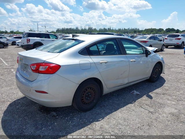 Chevrolet Cruze Ls Auto 2017 1G1BC5SM8H7174679 Image 4