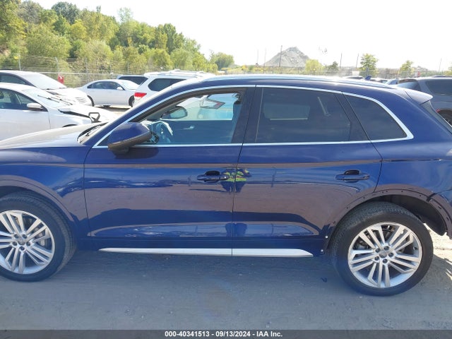 WA1BNAFY5J2016207 Audi Q5 2.0t Premium/2.0t Tech Premium