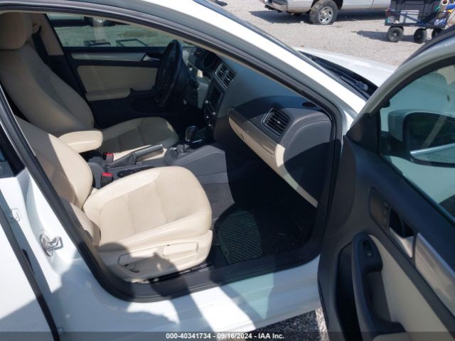 3VWDB7AJXHM212048 Volkswagen Jetta 1.4t Se