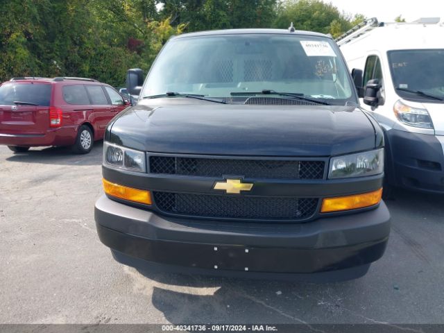 1GCWGAFP8K1364373 Chevrolet Express 2500 Work Van