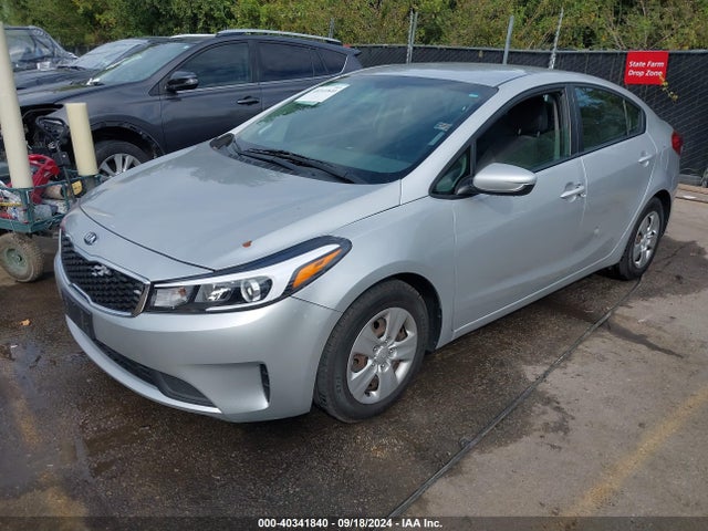 KIA FORTE LX 2017 3KPFL4A73HE058112 Image 2