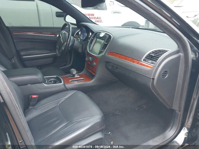 2C3CCAAG4EH103516 Chrysler 300