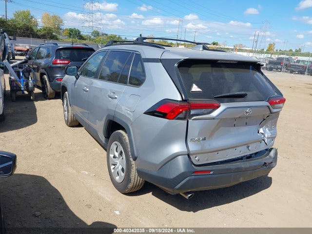 Toyota RAV4 LE 2019 2T3F1RFV5KW045951 Image 3