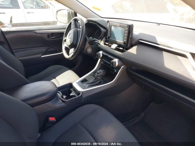 Toyota RAV4 LE 2019 2T3F1RFV5KW045951 Image 5