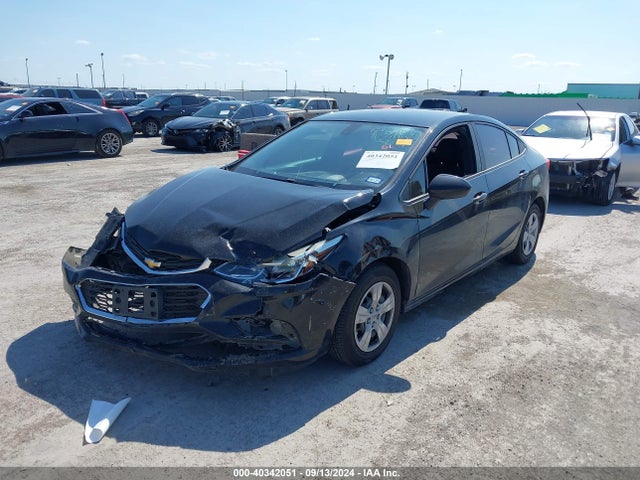 Chevrolet Cruze Ls Auto 2017 1G1BC5SM4H7148273 Image 2