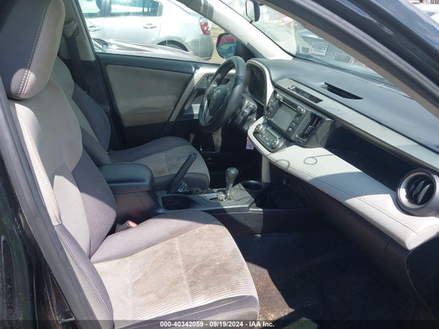 2T3WFREV3FW143028 Toyota Rav4 Xle