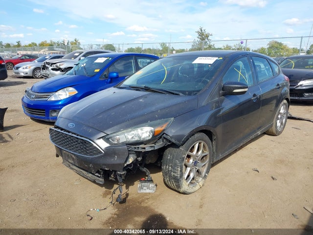 Ford FOCUS SE 2015 1FADP3K27FL217605 Image 2
