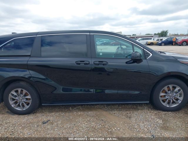 5TDKRKEC6RS189230 Toyota SIENNA LE