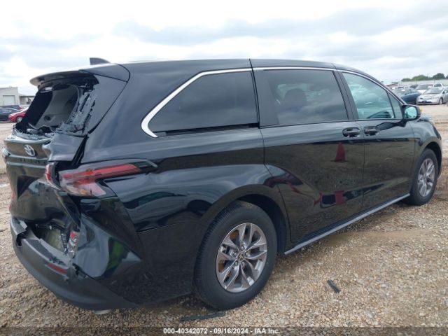 5TDKRKEC6RS189230 Toyota SIENNA LE