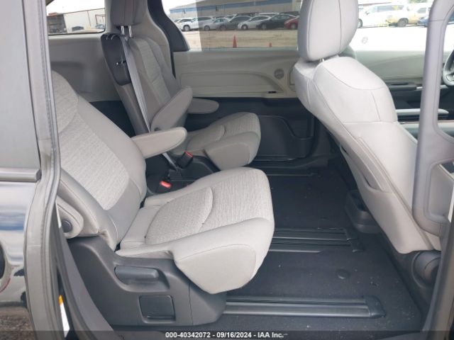 5TDKRKEC6RS189230 Toyota SIENNA LE