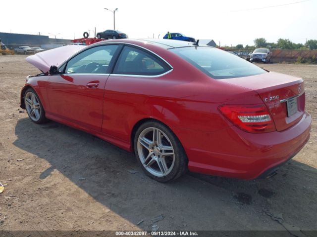 2013 MERCEDES-BENZ C 250 WDDGJ4HBXDG075123 Photo 2