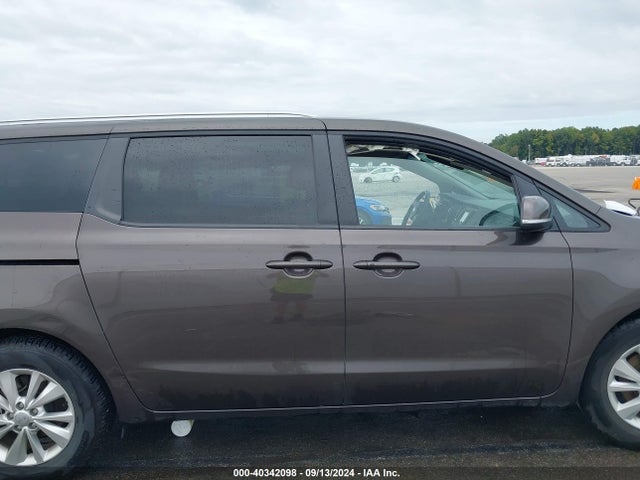 KIA SEDONA LX 2017 KNDMB5C10H6329934 Image 14