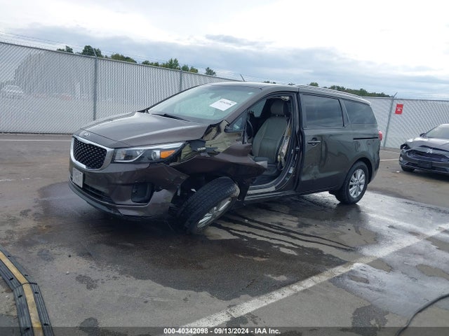 KIA SEDONA LX 2017 KNDMB5C10H6329934 Image 2