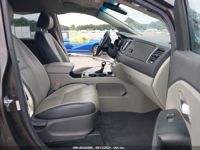 KIA SEDONA LX 2017 KNDMB5C10H6329934 Image 5