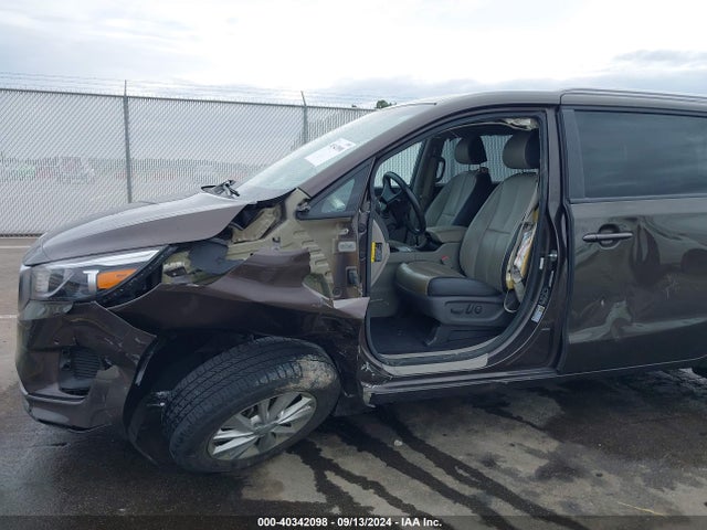 KIA SEDONA LX 2017 KNDMB5C10H6329934 Image 6
