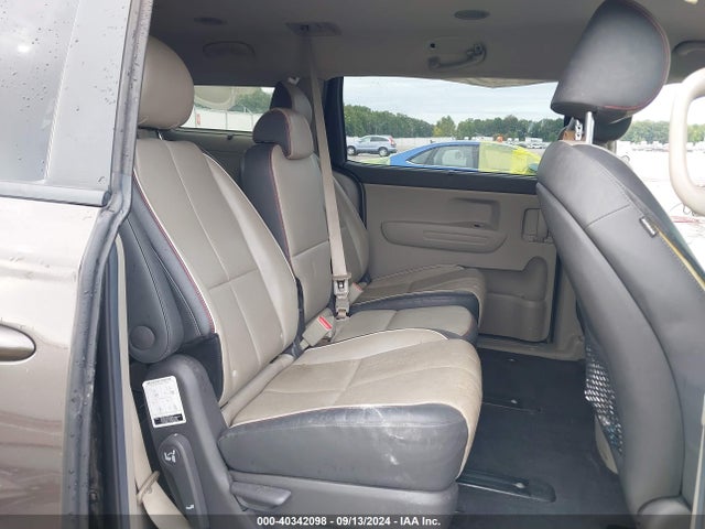 KIA SEDONA LX 2017 KNDMB5C10H6329934 Image 8
