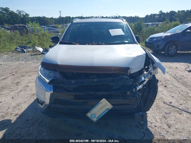 JA4AD3A33JZ062910 Mitsubishi Outlander Le