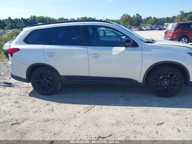 Mitsubishi Outlander Le 2018 JA4AD3A33JZ062910 Image 13