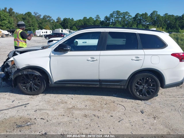 Mitsubishi Outlander Le 2018 JA4AD3A33JZ062910 Image 14