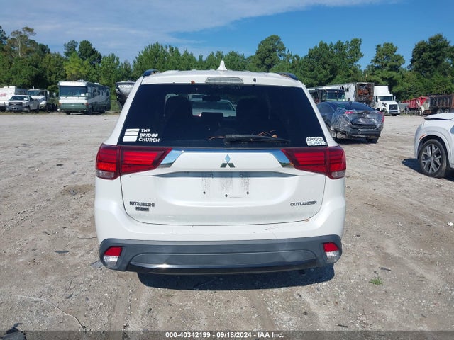 Mitsubishi Outlander Le 2018 JA4AD3A33JZ062910 Image 16