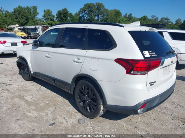 2018 MITSUBISHI OUTLANDER JA4AD3A33JZ062910 Photo 2