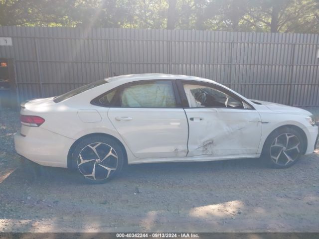 1VWMA7A3XLC024645 Volkswagen Passat 2.0t R-line