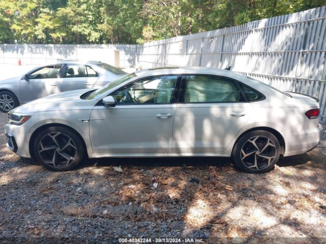 1VWMA7A3XLC024645 Volkswagen Passat 2.0t R-line