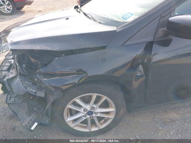 Ford FOCUS SE 2018 1FADP3F2XJL237575 Image 18