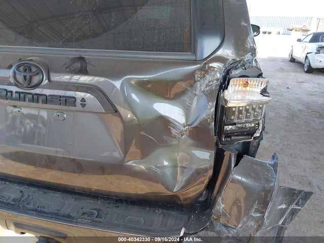 Toyota 4runner Sr5 Premium 2020 JTEZU5JR2L5218157 Image 6