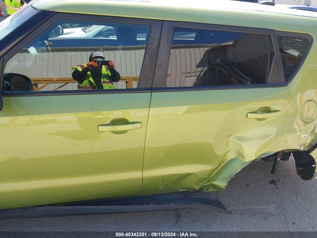KIA SOUL + 2018 KNDJP3A59J7895945 Image 14