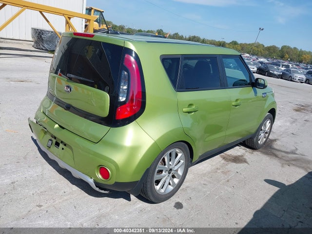 KIA SOUL + 2018 KNDJP3A59J7895945 Image 4