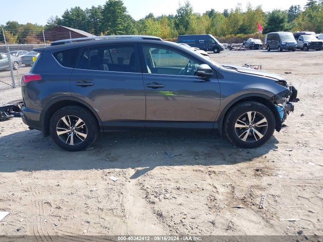 Toyota Rav4 Xle 2018 JTMRFREV1JJ726699 Image 13
