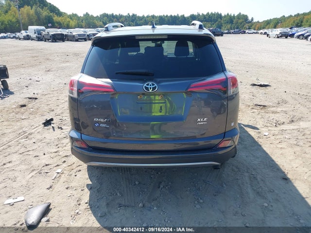 Toyota Rav4 Xle 2018 JTMRFREV1JJ726699 Image 16
