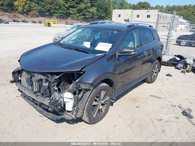 Toyota Rav4 Xle 2018 JTMRFREV1JJ726699 Image 2