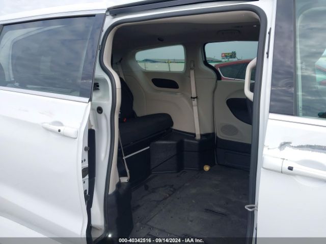 2C4RC1CG1NR172578 Chrysler Voyager Lx