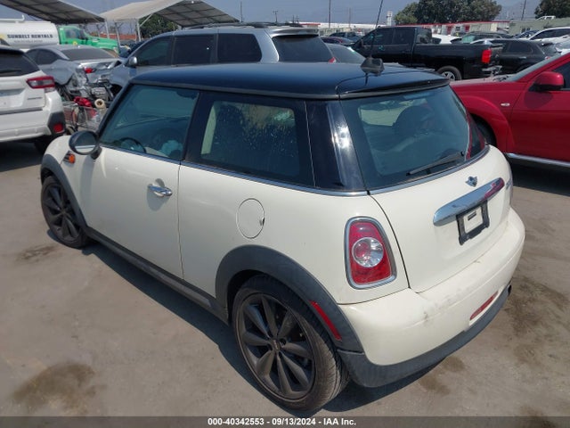 2012 MINI COOPER WMWSU3C51CT543735 Photo 2