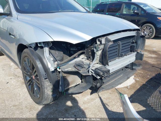 2017 JAGUAR F-PACE SADCJ2BNXHA093196 Photo 5