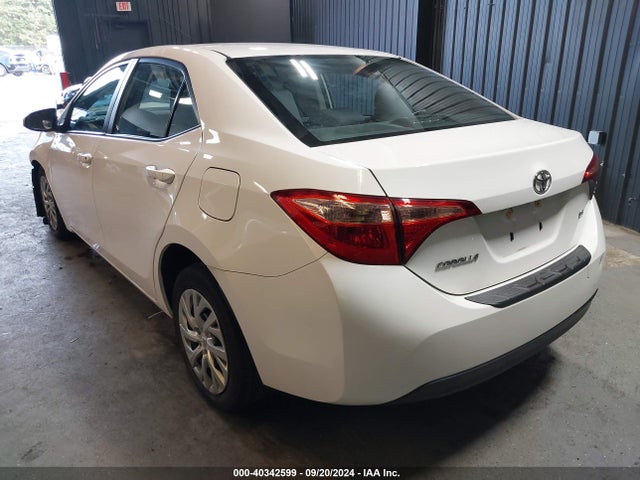 Toyota COROLLA LE 2019 2T1BURHE9KC201731 Image 3
