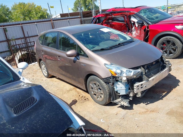 Toyota Prius V Two 2015 JTDZN3EU6FJ038244 Image 1