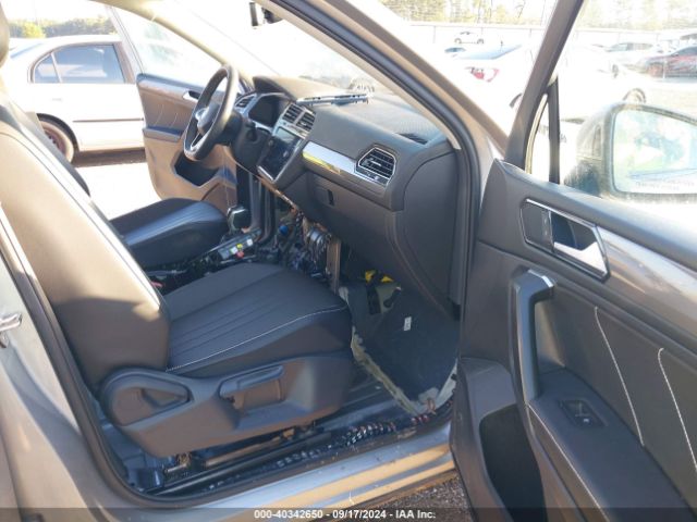 3VV3B7AX2NM115801 Volkswagen Tiguan 2.0t Se