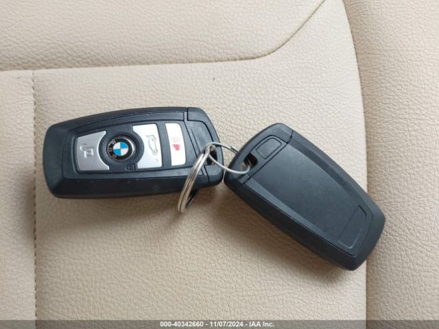 WBA8E1G5XJNU92341 BMW 320i