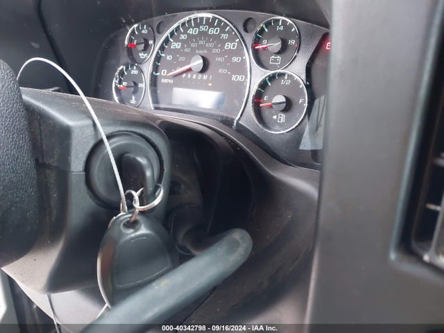 Chevrolet Express 2500 Work Van 2018 1GCWGAFP3J1187259 Image 11