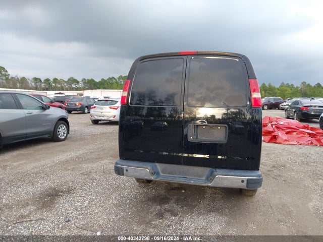 Chevrolet Express 2500 Work Van 2018 1GCWGAFP3J1187259 Image 16