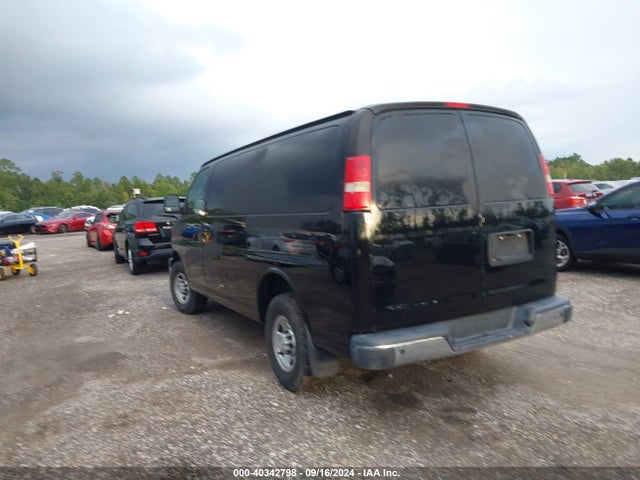 Chevrolet Express 2500 Work Van 2018 1GCWGAFP3J1187259 Image 3