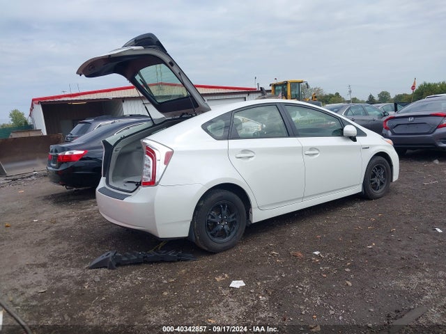 JTDKN3DUXF1907771 Toyota Prius Three