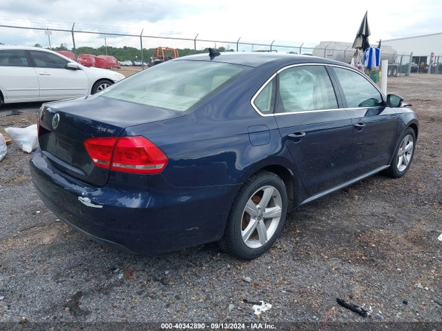 1VWBT7A37EC091224 Volkswagen Passat 1.8t Se