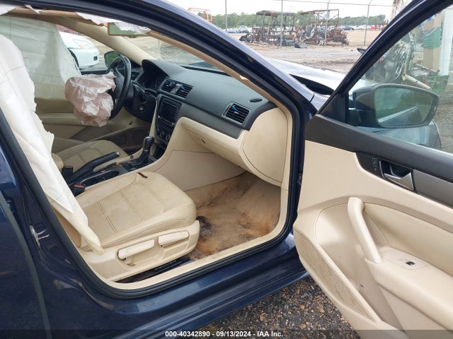 1VWBT7A37EC091224 Volkswagen Passat 1.8t Se