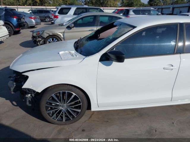 3VWD17AJ5GM301821 Volkswagen Jetta 1.8t Sport