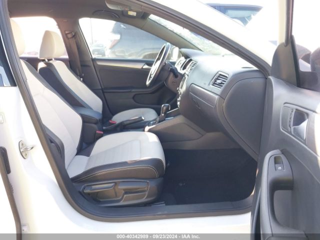 3VWD17AJ5GM301821 Volkswagen Jetta 1.8t Sport
