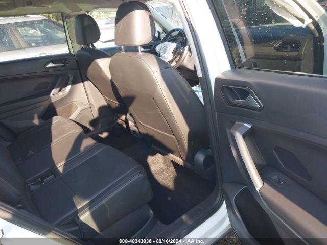 3VV2B7AX7JM066889 Volkswagen Tiguan 2.0t Se/2.0t Sel